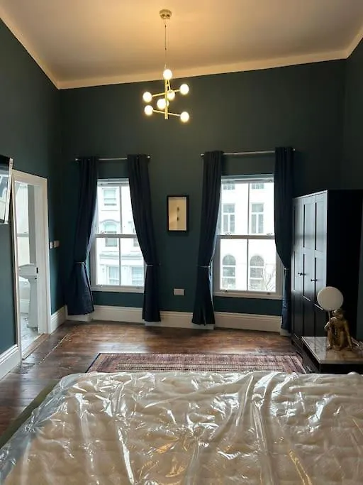 Patrick Street Townhouse Apartment Cork